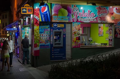 Autour I, photograph 16 of 19