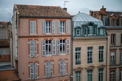 Autour II, photograph 3 of 32